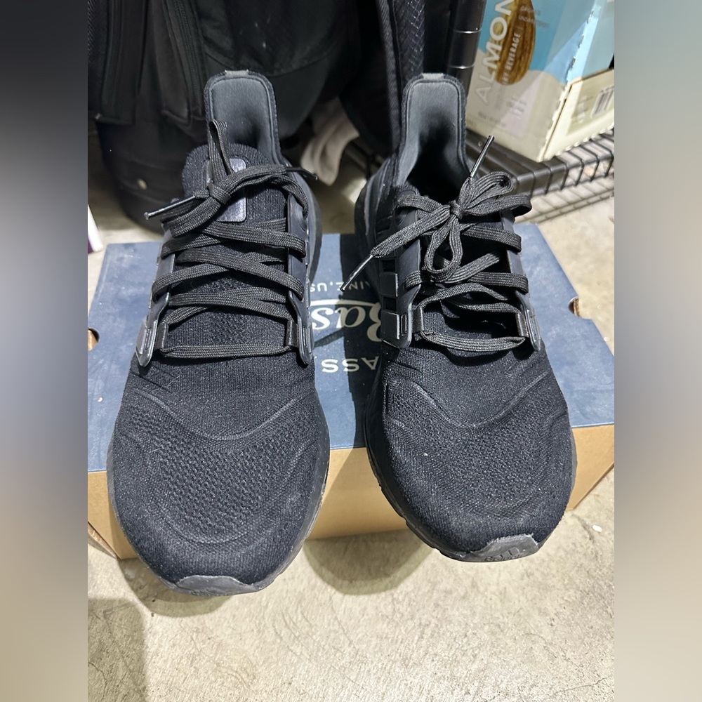 Adidas ultraboost size 10 - Picture 1 of 4